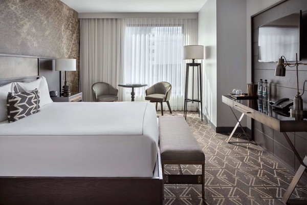 Deluxe King Ada - Bed