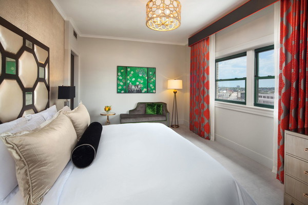 3 Bedroom Presidential Suite, Bedroom 1: 1 King, Bedroom 2: 2 Queen, Bedroom 3: 1 King