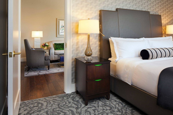 Suite, 2 Queen, Sofa bed