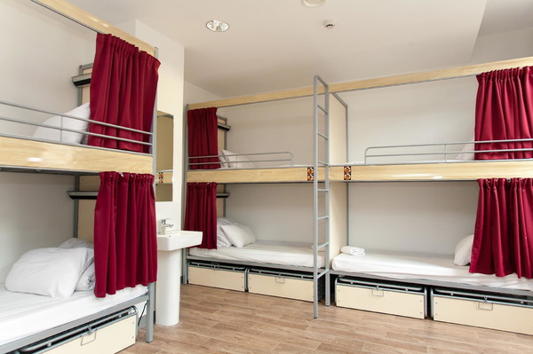 Private Room for 6 Adults - Bed