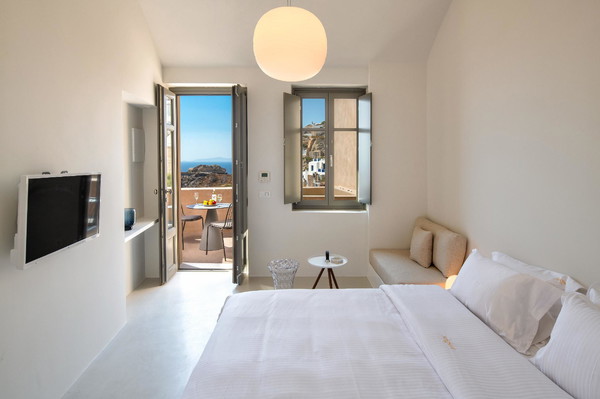 Jacuzzi Suite - Bed