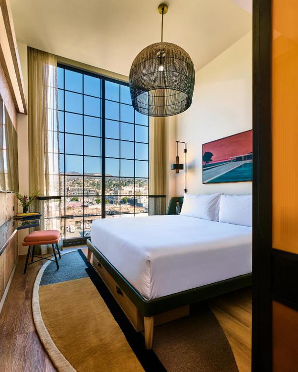 Deluxe King Room with View