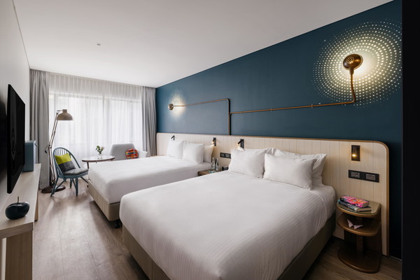 Quadruple city view two queen beds