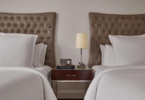 Deluxe Canal Two Full Beds