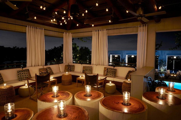 Bar/lounge